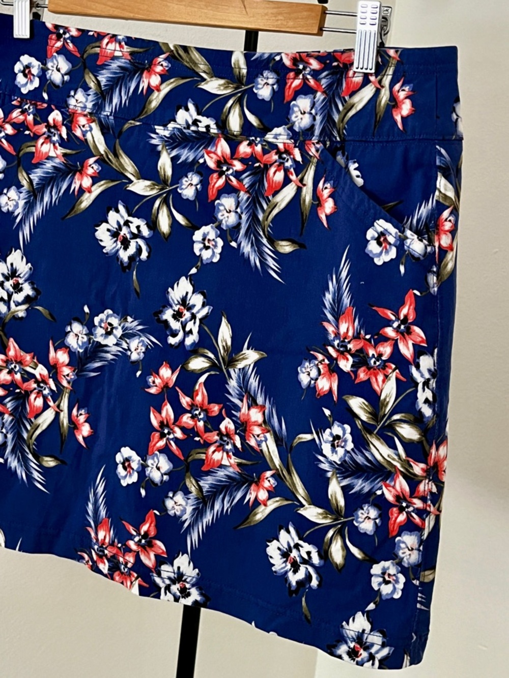 🌺 Mario Serrani Italy Floral Liesure Skort | Coastal Country Club Chic | Golf - Picture 4 of 9